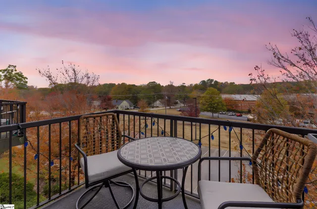 $329,000 | 300 South Street, Unit 203, Simpsonville, SC 29681