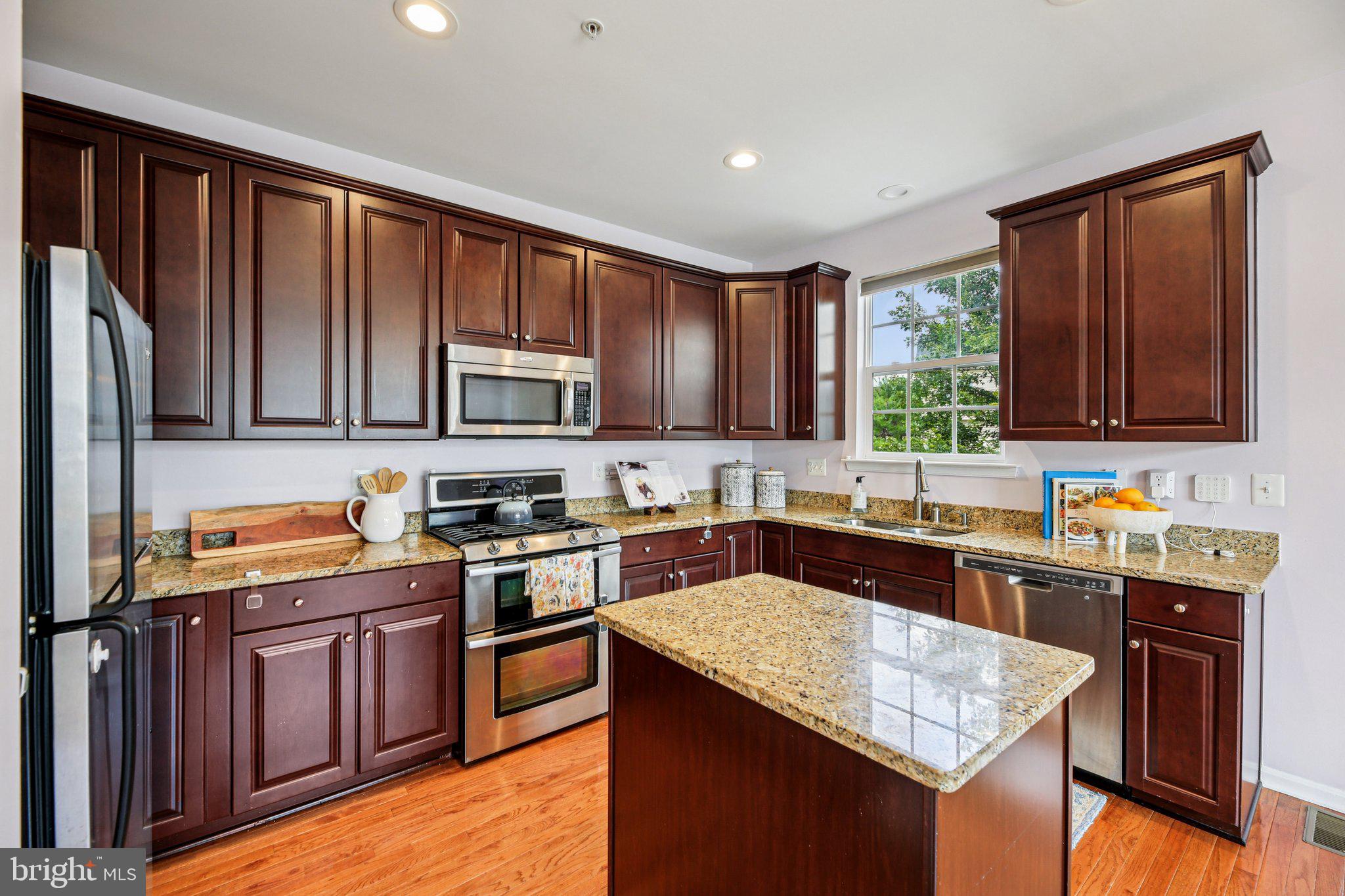 690 Tivoli Road Frederick, MD 21703 - Photo 8 of 43 Upgraded gourmet kitchen