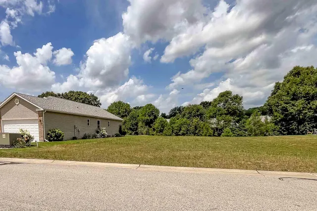 $659,900 | 2723 Sugarberry Lane, Niles, MI 49120