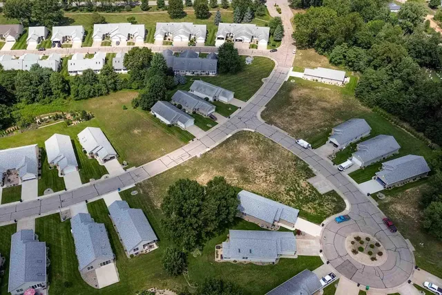 $659,900 | 2723 Sugarberry Lane, Niles, MI 49120