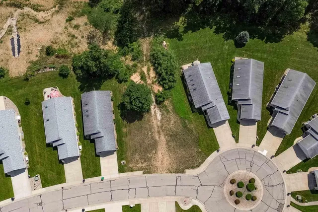 $659,900 | 2723 Sugarberry Lane, Niles, MI 49120