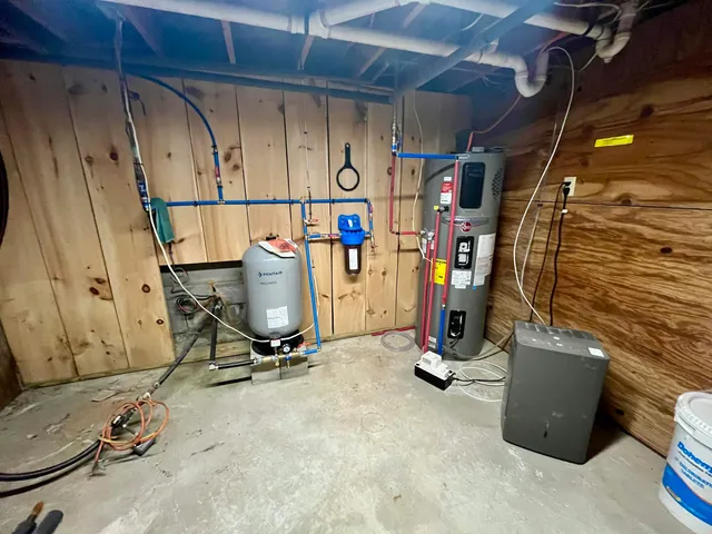 $359,900 | 913 Saw Mill Hill Road, Wells, VT 05774