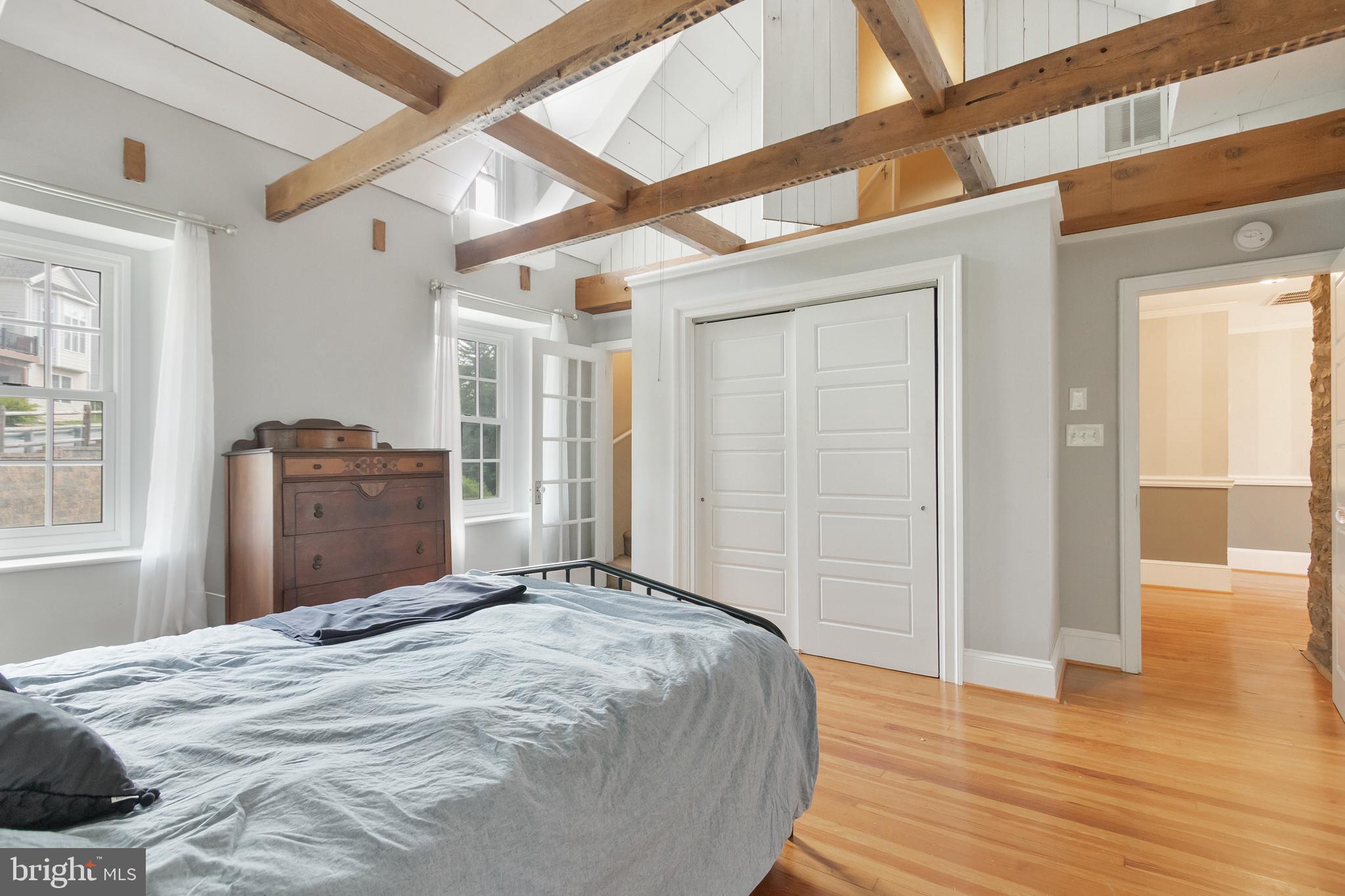 300 Ravenscliff Drive Springfield, PA 19064 - Photo 19 of 45 MASTER BEDROOM, EXPOSED BEAMS