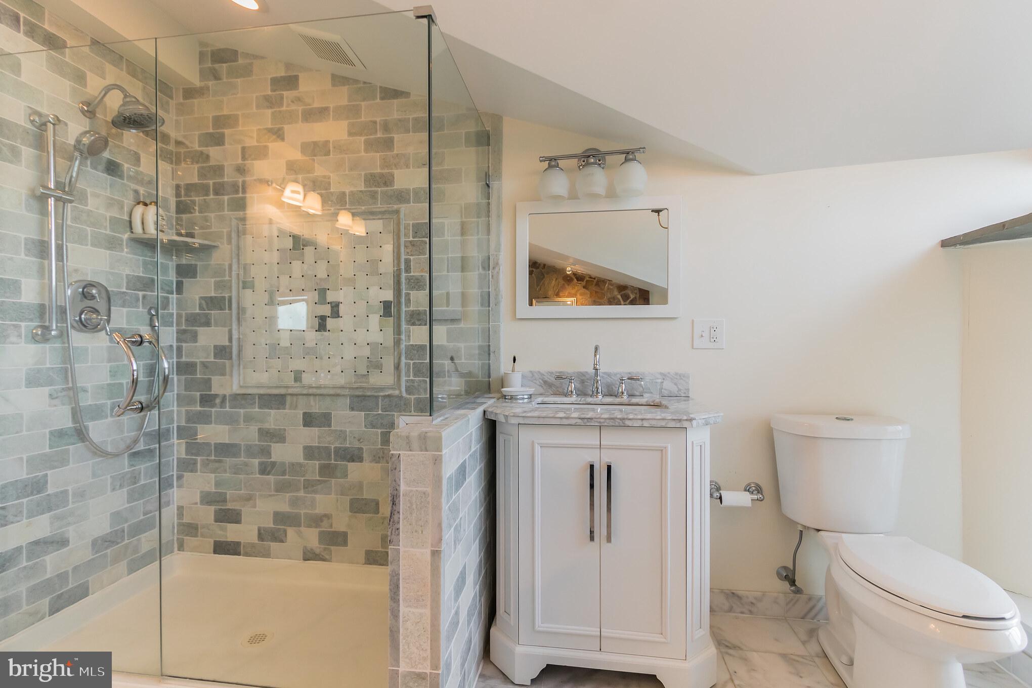 300 Ravenscliff Drive Springfield, PA 19064 - Photo 25 of 45 TILED SHOWER