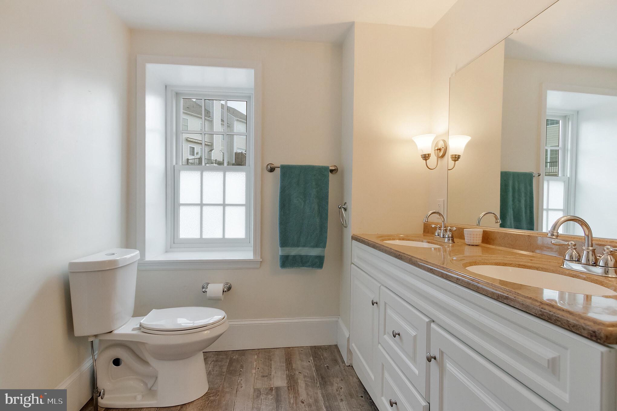 300 Ravenscliff Drive Springfield, PA 19064 - Photo 29 of 45 SECOND FLOOR HALL BATH