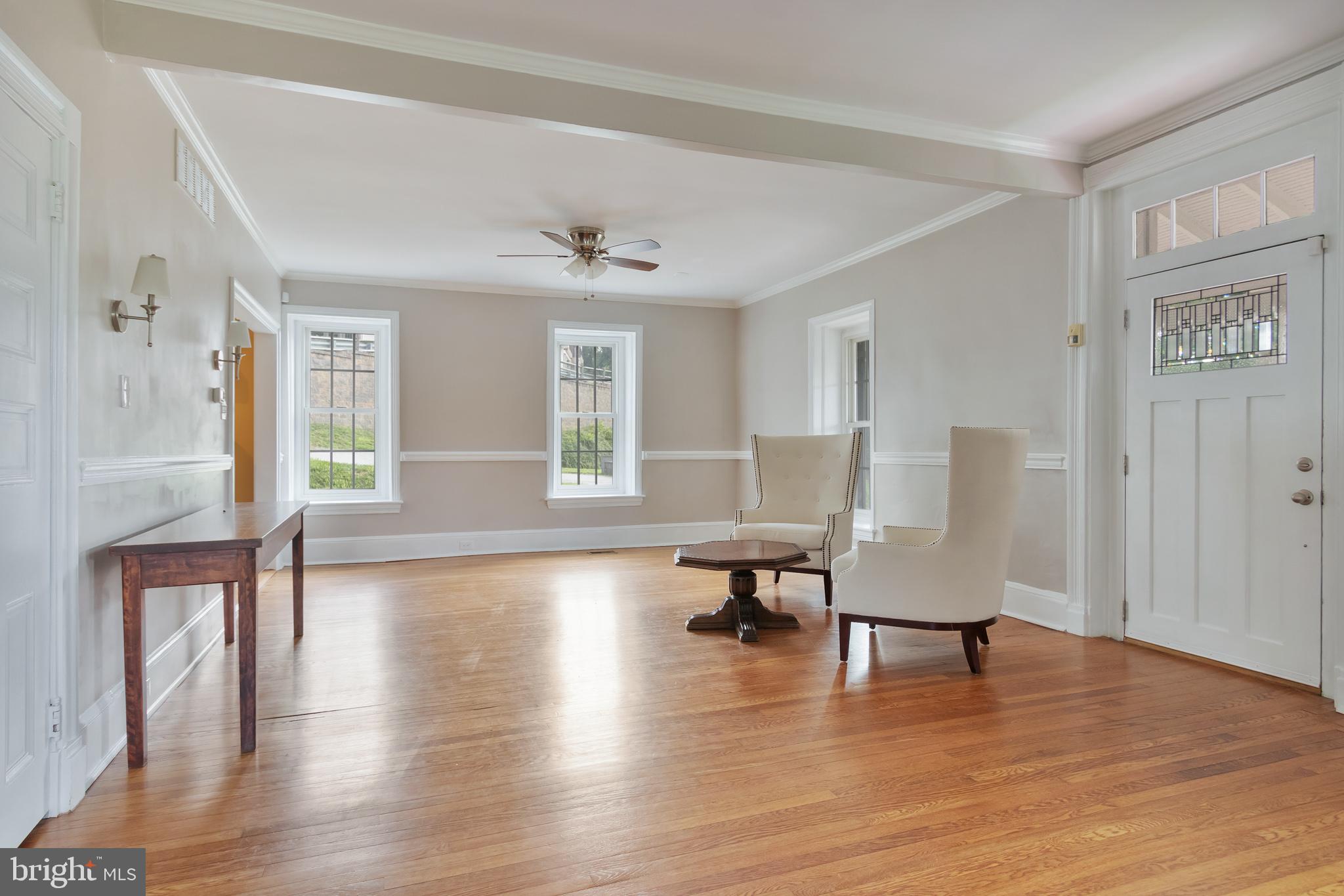 300 Ravenscliff Drive Springfield, PA 19064 - Photo 4 of 45 LIVING ROOM