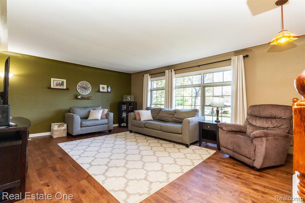 2236 Oklahoma Avenue Rochester Hills, MI 48309 - Photo 14 of 57
