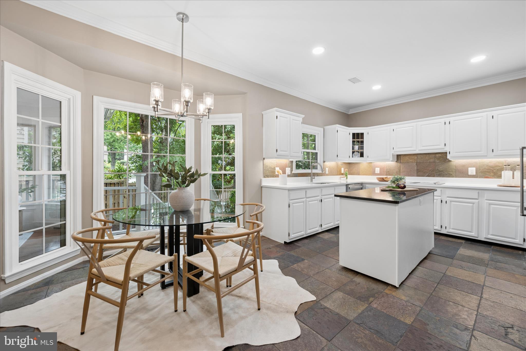 8900 Ellsworth Court Silver Spring, MD 20910 - Photo 29 of 86 Breakfast Area