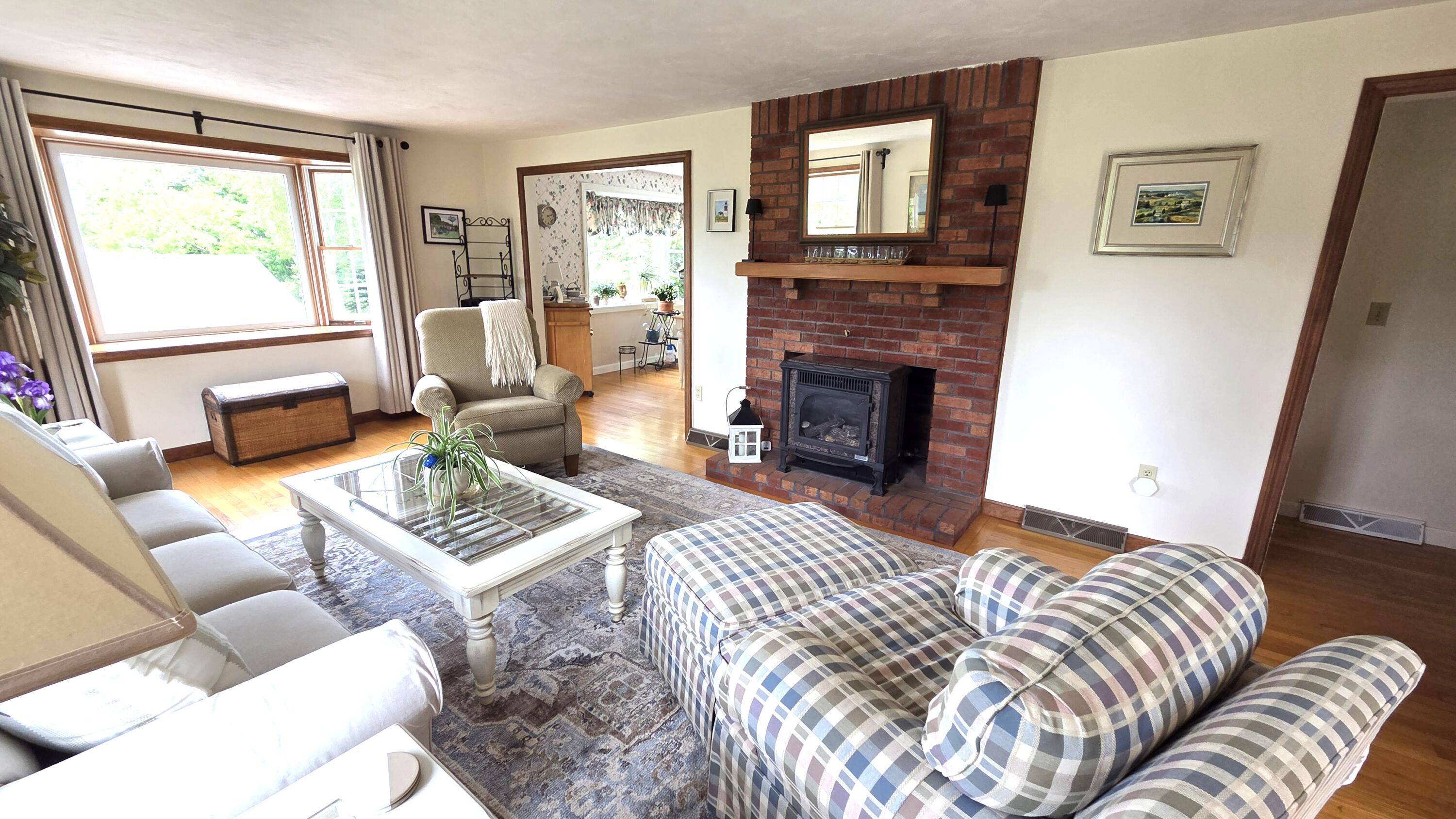 22 Briarfield Road East Dennis, MA 02660 - Photo 3 of 38 1000018136