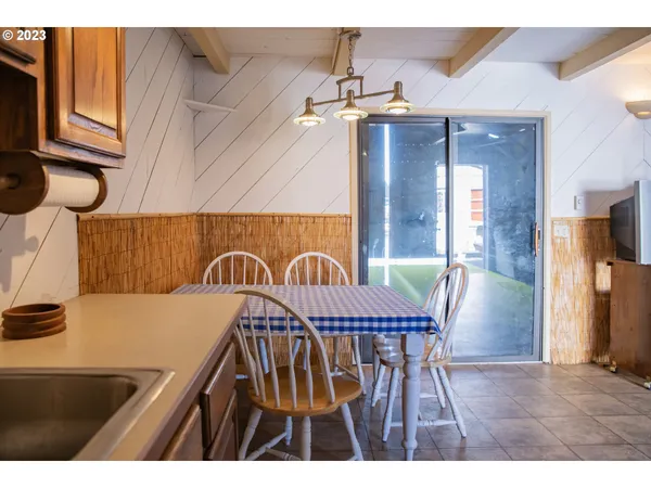 $79,000 | 4 East Port Marina Drive, Unit 304, Hood River, OR 97031
