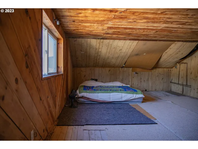 $119,000 | 4 East Port Marina Drive, Unit 304, Hood River, OR 97031