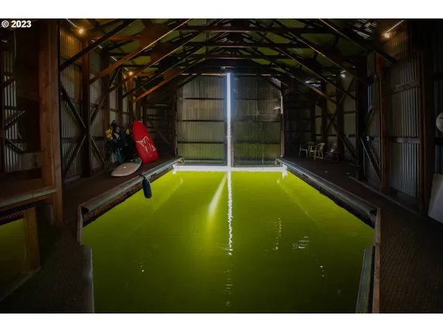 $119,000 | 4 East Port Marina Drive, Unit 304, Hood River, OR 97031