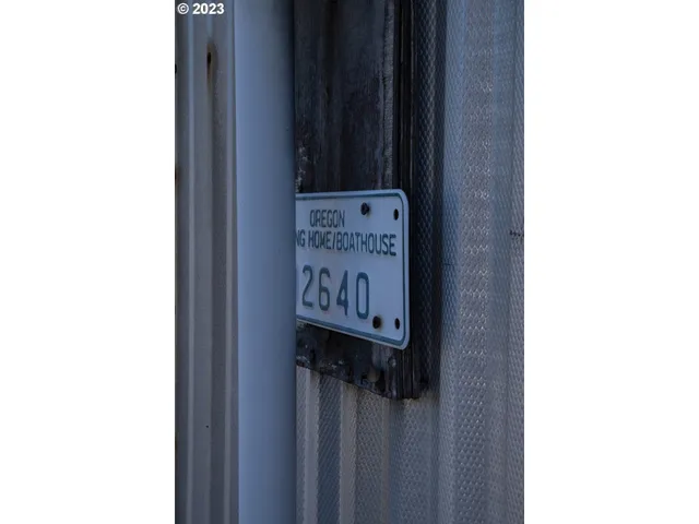 $119,000 | 4 East Port Marina Drive, Unit 304, Hood River, OR 97031