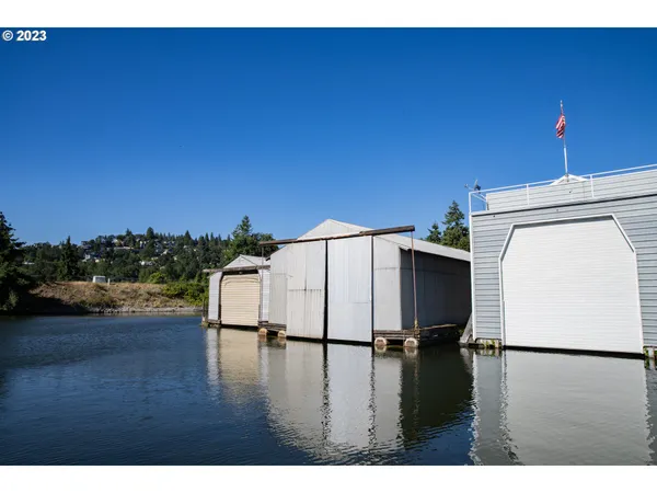 $79,000 | 4 East Port Marina Drive, Unit 304, Hood River, OR 97031