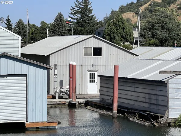 $79,000 | 4 East Port Marina Drive, Unit 304, Hood River, OR 97031