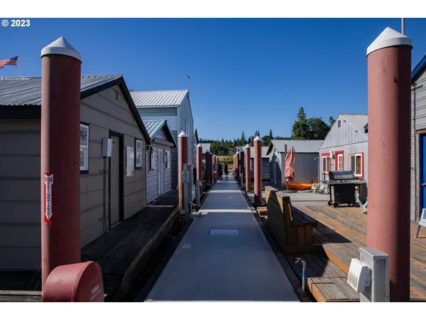 $79,000 | 4 East Port Marina Drive, Unit 304, Hood River, OR 97031