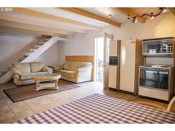 $79,000 | 4 East Port Marina Drive, Unit 304, Hood River, OR 97031