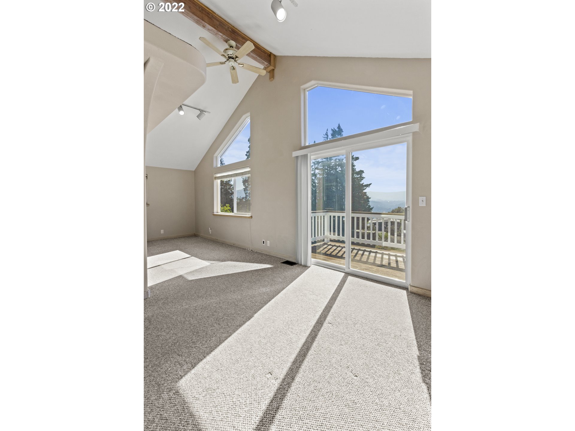 174 West Winds Road White Salmon, WA 98672 - Photo 12 of 22 Gallery Image 12