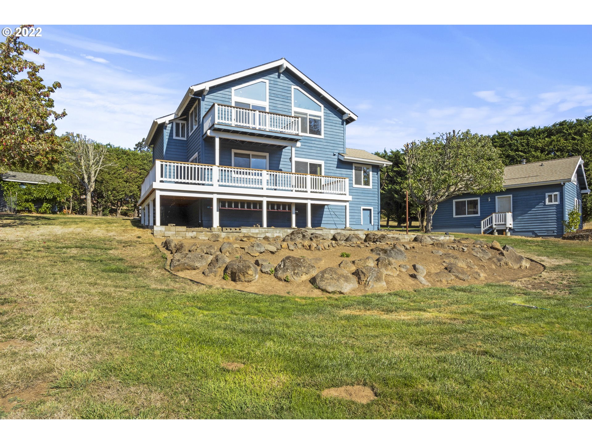 174 West Winds Road White Salmon, WA 98672 - Photo 2 of 22 Gallery Image 2