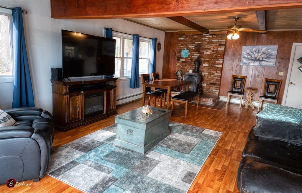 91 South Shore Road Webster, MA 01570 - Photo 3 of 17 Gallery Image 3