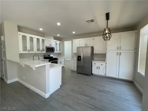 $2,550 | 7832 Blue Eagle Way, Las Vegas, NV 89128