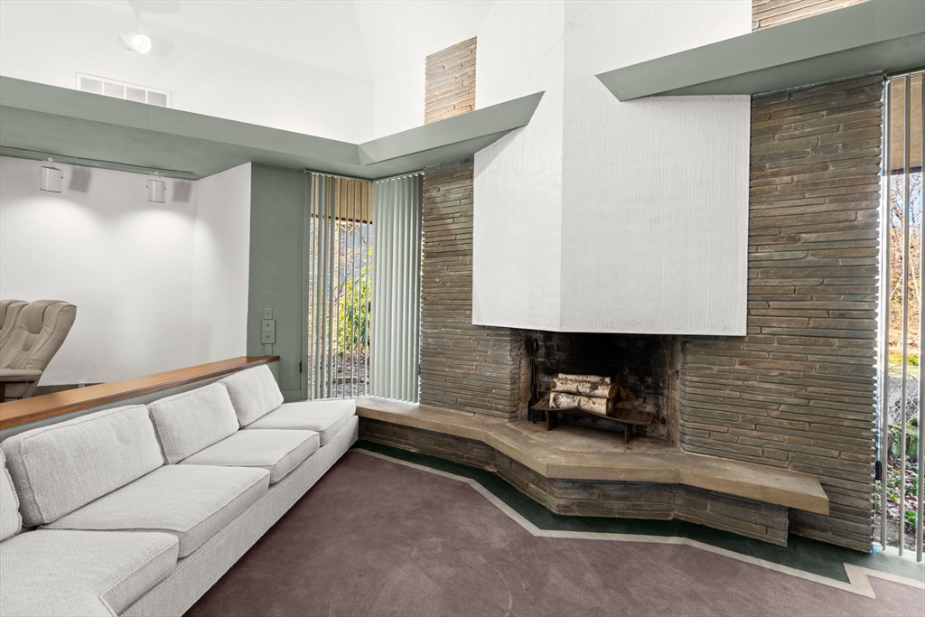 64 Oak Hill Road Worcester, MA 01609 - Photo 14 of 42 Gallery Image 14