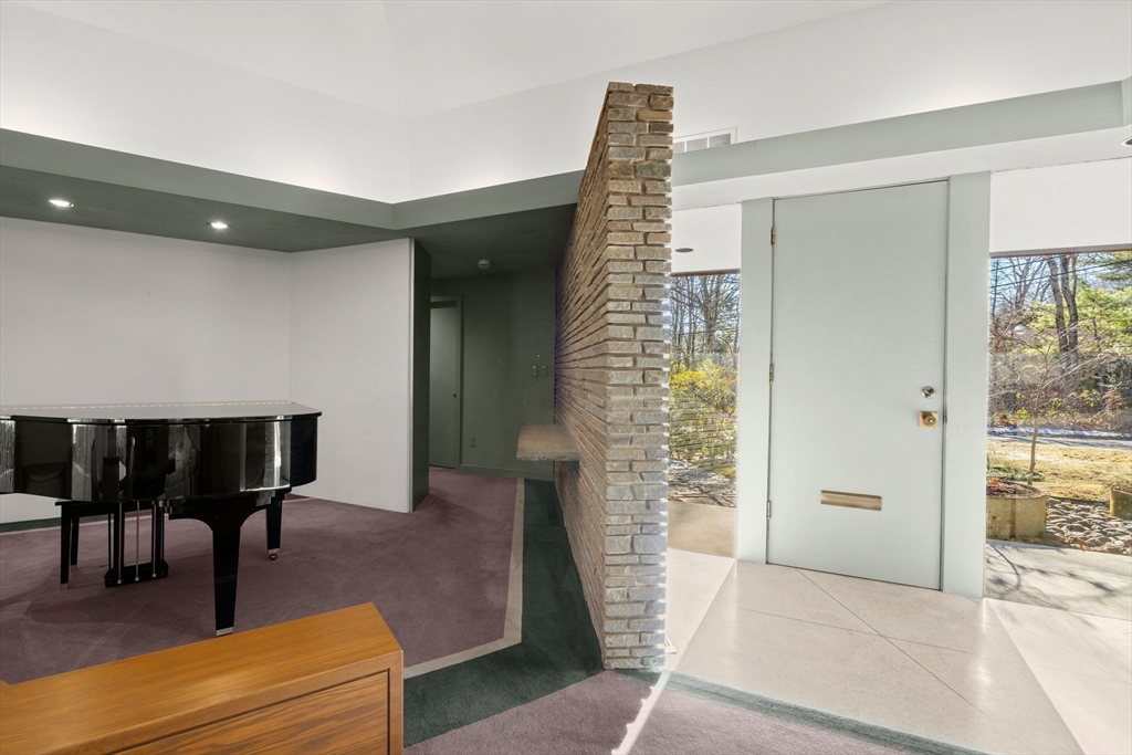 64 Oak Hill Road Worcester, MA 01609 - Photo 18 of 42 Gallery Image 18