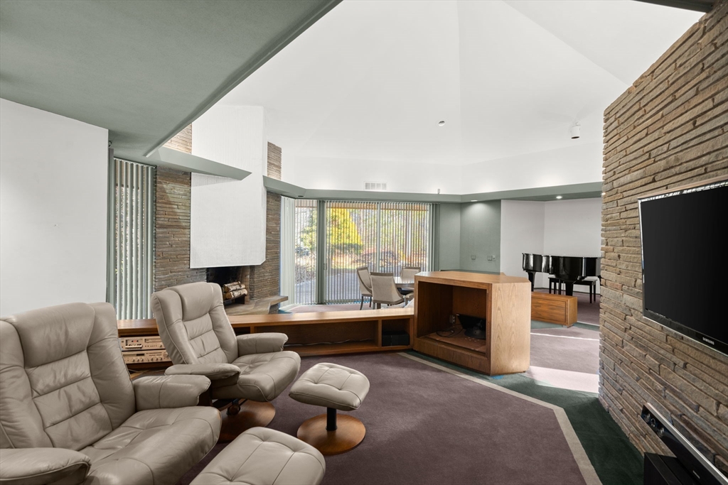 64 Oak Hill Road Worcester, MA 01609 - Photo 21 of 42 Gallery Image 21