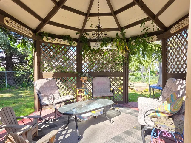 $330,000 | 407 8th Street Southwest, Plainview, MN 55964