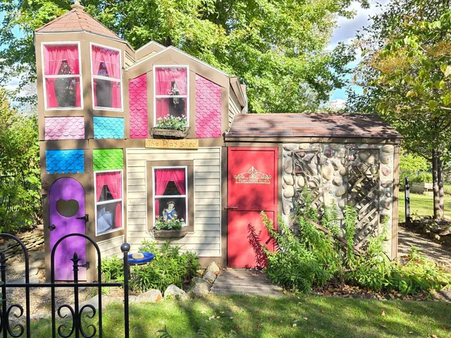 $330,000 | 407 8th Street Southwest, Plainview, MN 55964