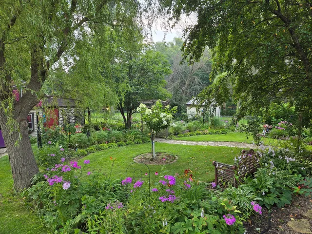 $330,000 | 407 8th Street Southwest, Plainview, MN 55964