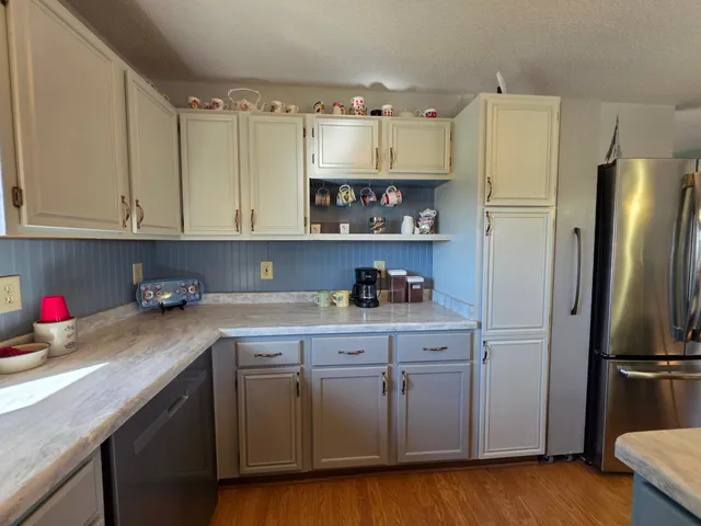 $330,000 | 407 8th Street Southwest, Plainview, MN 55964