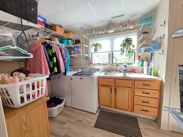 $330,000 | 407 8th Street Southwest, Plainview, MN 55964