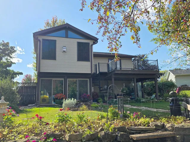 $330,000 | 407 8th Street Southwest, Plainview, MN 55964