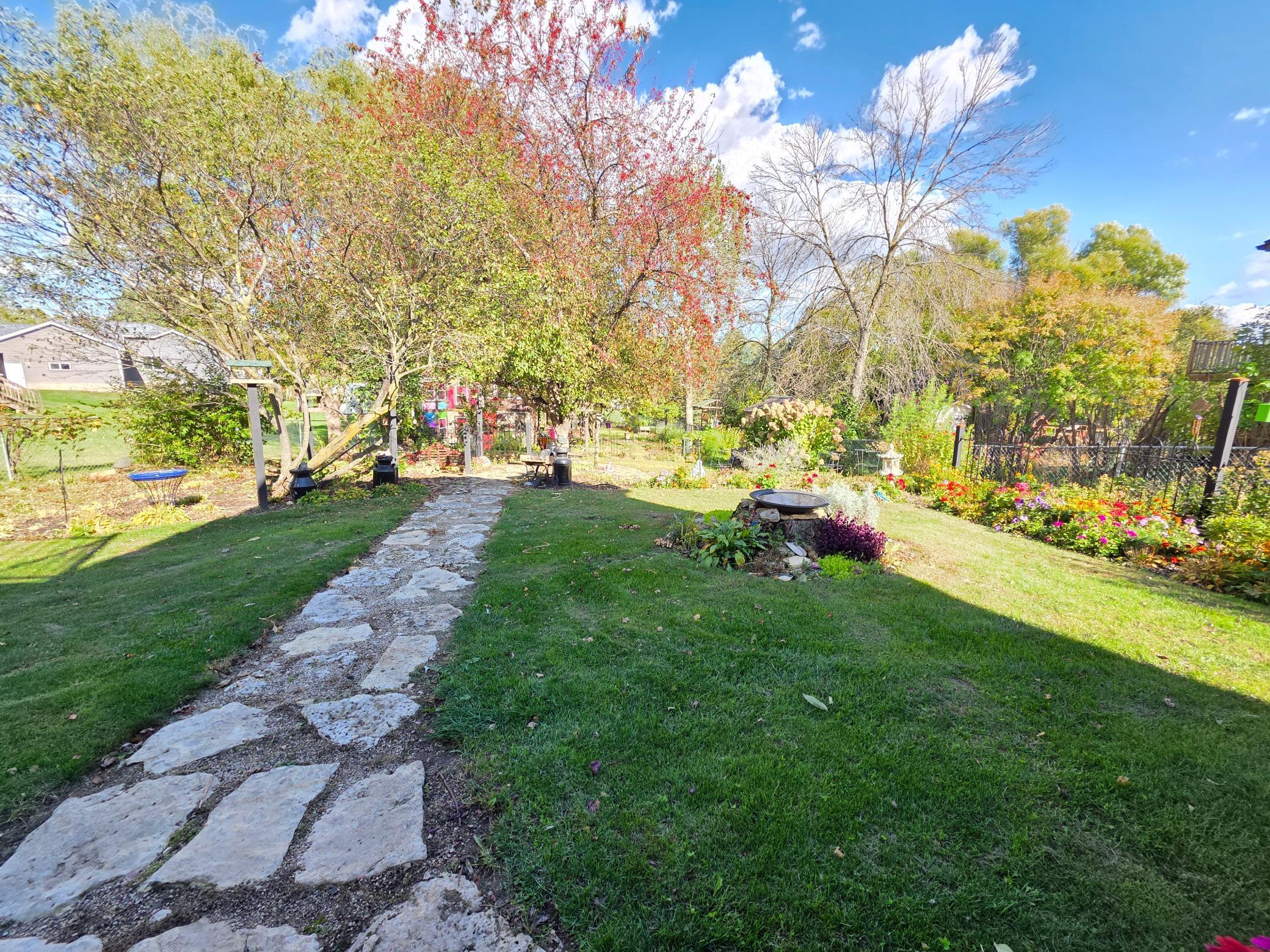 407 8th Street Southwest Plainview, MN 55964 - Photo 9 of 38