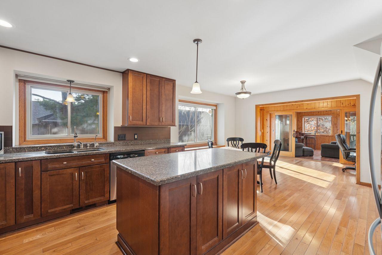 970 Sherwood Road Shoreview, MN 55126 - Photo 3 of 48 Gallery Image 3