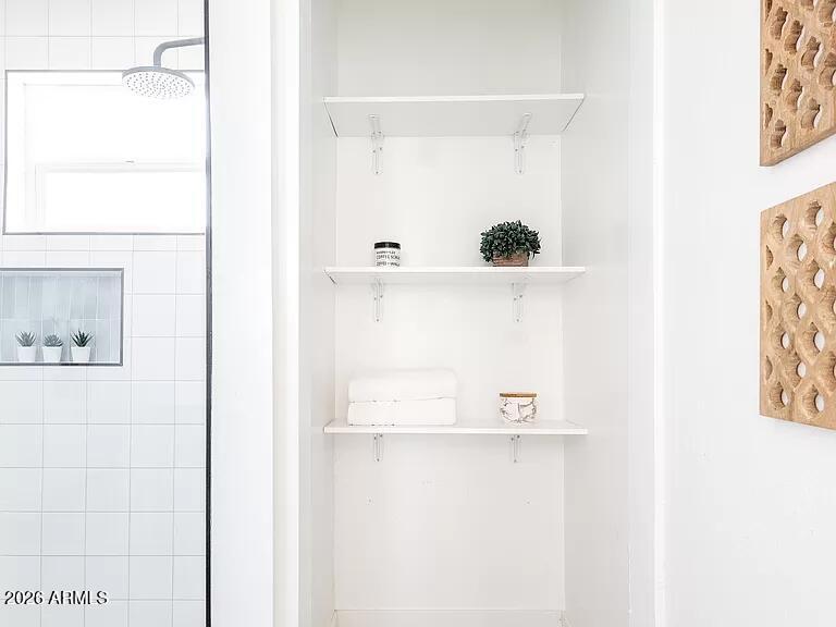 2915 West Griswold Road Phoenix, AZ 85051 - Photo 16 of 17 a view of bathroom