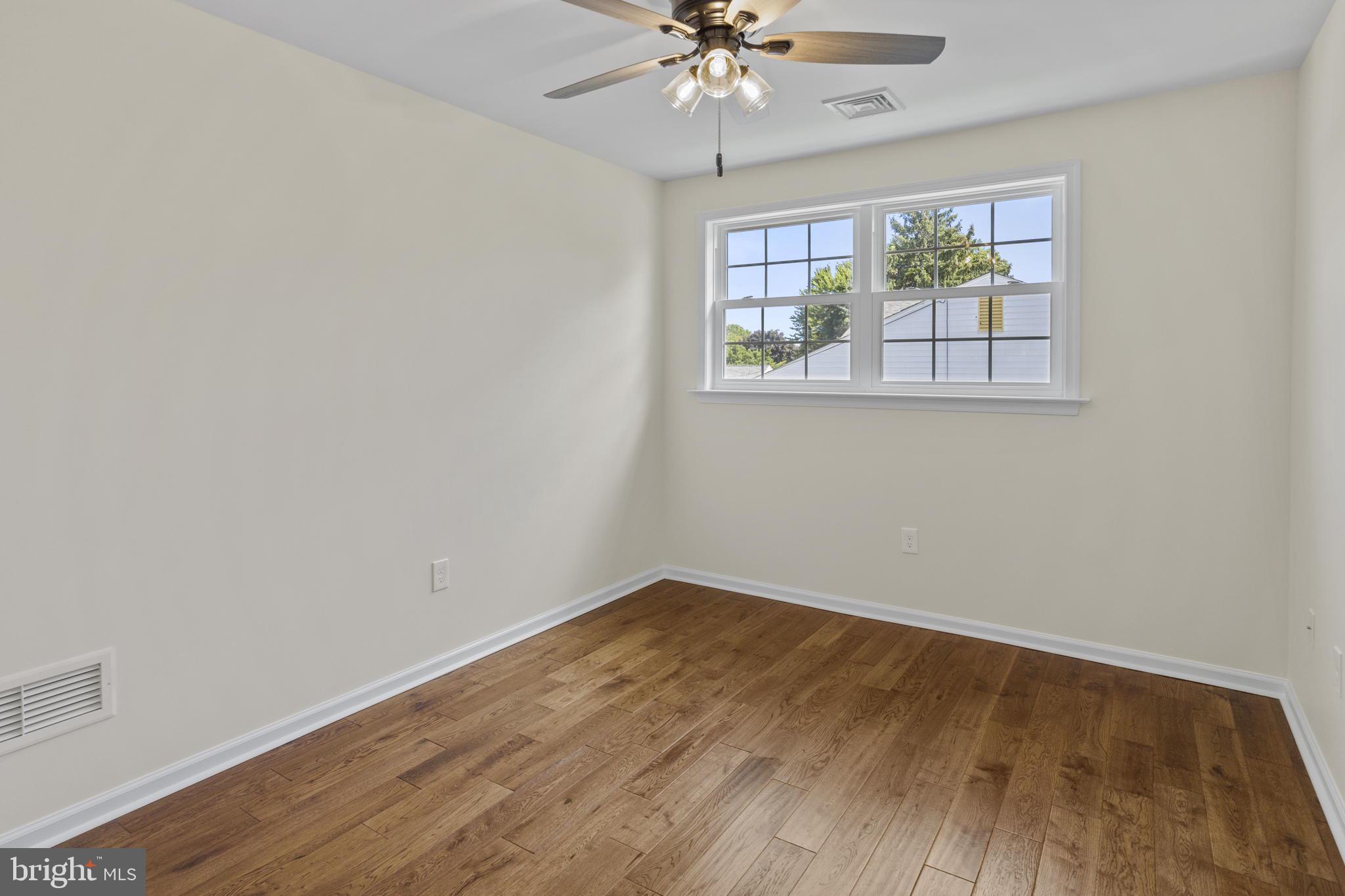 369 Heathcliffe Road Huntingdon Valley, PA 19006 - Photo 21 of 37 Bedroom #2