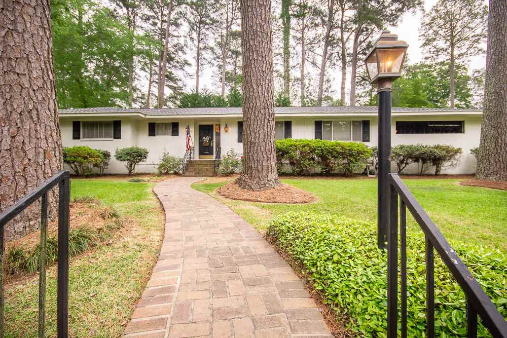 112 Chippewa Circle Jackson, MS 39211 - Photo 1 of 28 Photo 1
