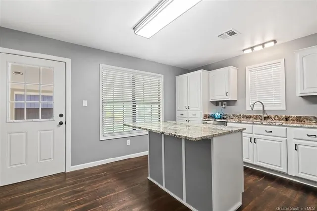$220,000 | 821 Loree Street, Vinton, LA 70668