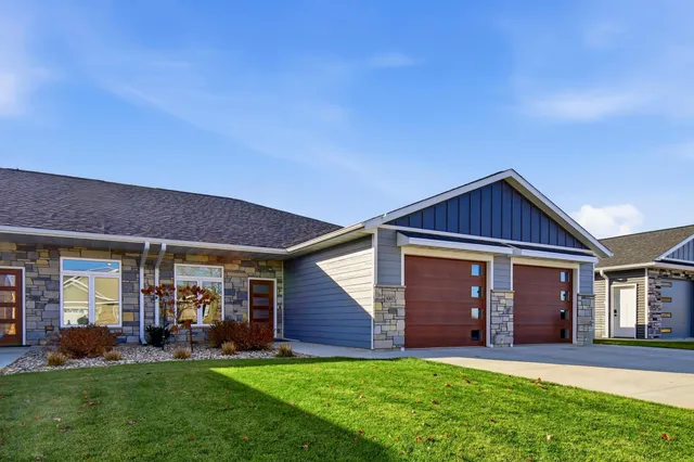 $505,000 | 3007 15th Avenue Southwest, Austin, MN 55912