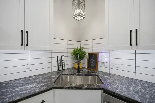 $505,000 | 3007 15th Avenue Southwest, Austin, MN 55912