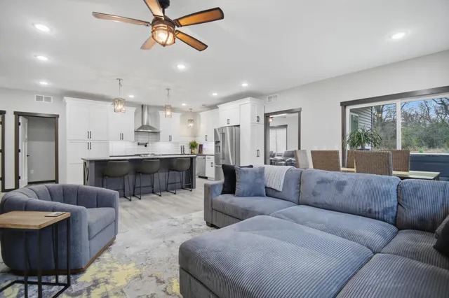 $505,000 | 3007 15th Avenue Southwest, Austin, MN 55912