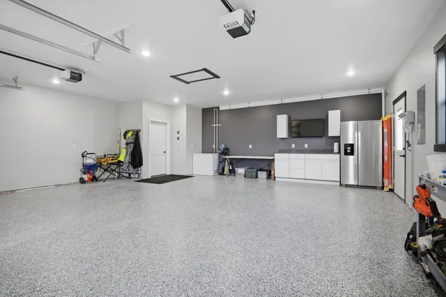 $505,000 | 3007 15th Avenue Southwest, Austin, MN 55912