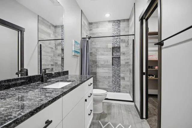 $505,000 | 3007 15th Avenue Southwest, Austin, MN 55912