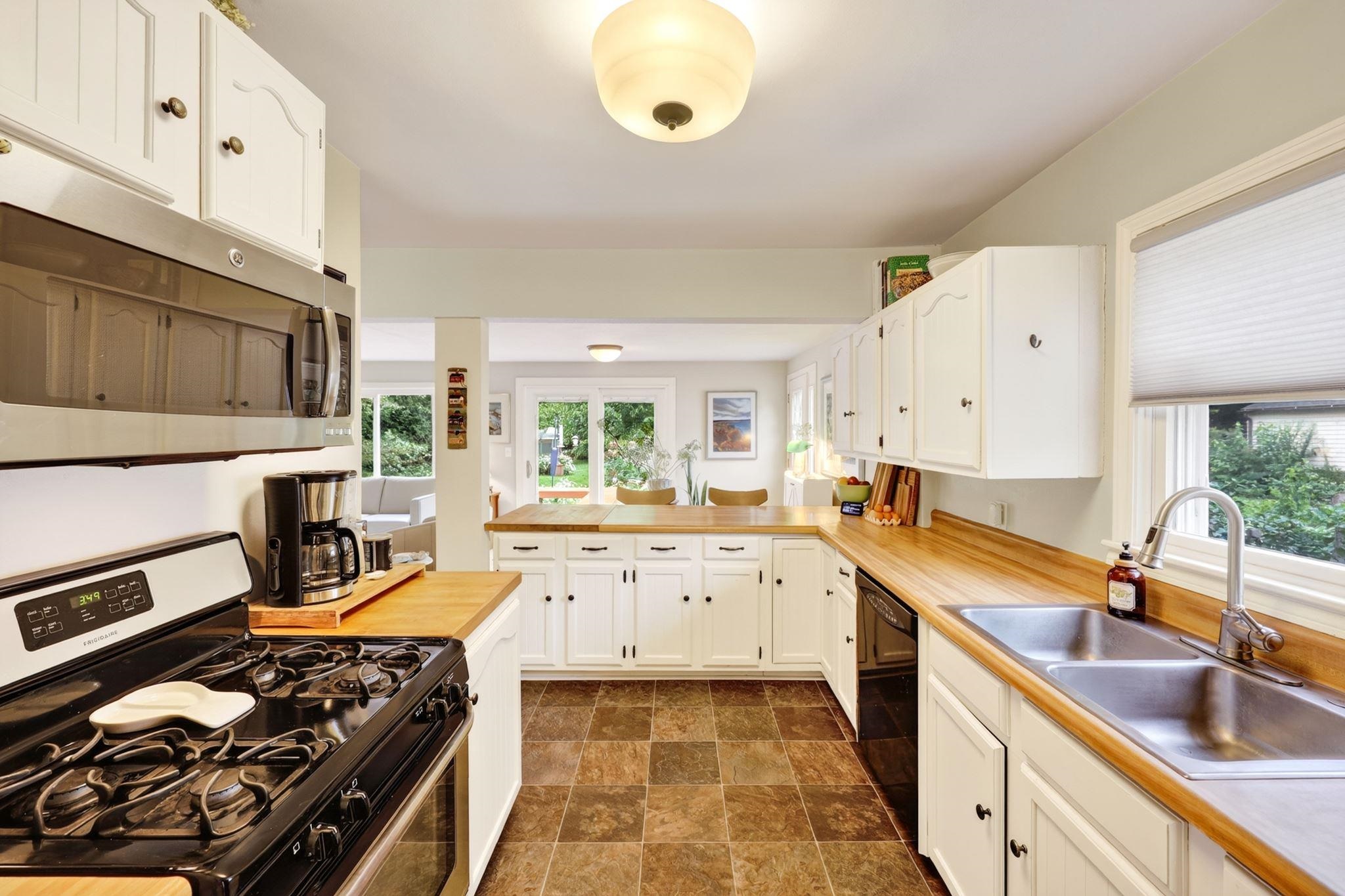 65 Merlham Drive Madison, WI 53705 - Photo 12 of 61 Gallery Image 12