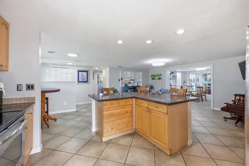 134 Paddington Road Venice, FL 34293 - Photo 7 of 38