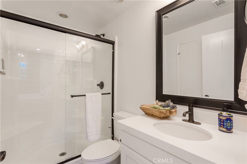 12213 Cortona Place Riverside, CA 92503 - Photo 36 of 75 First Floor Primary Bathroom