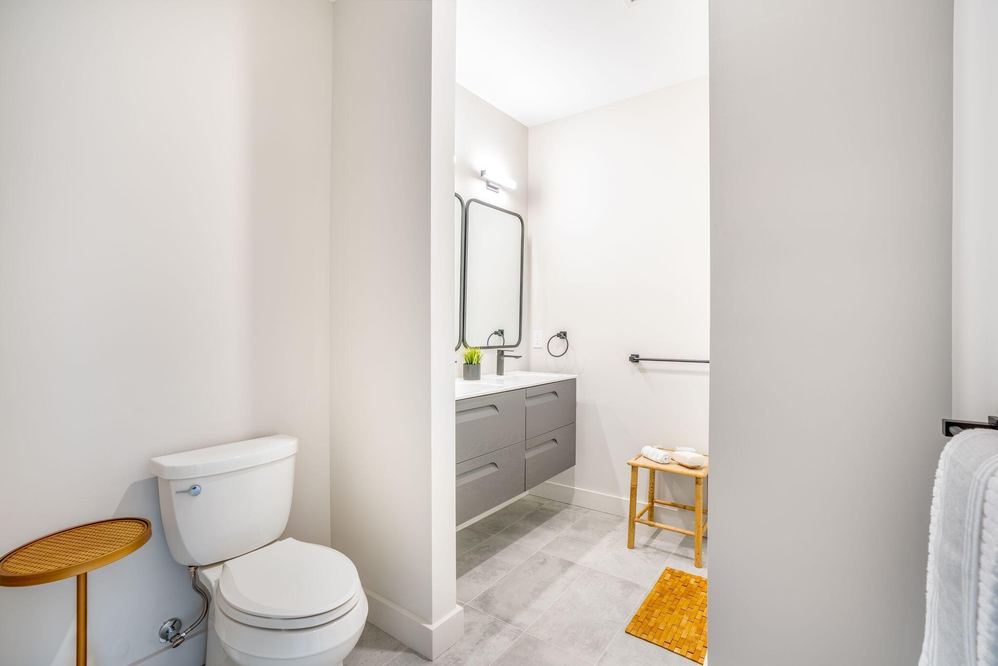 75 Chestnut Street, Unit 705 Portland, ME 04101 - Photo 17 of 33 Primary Bath