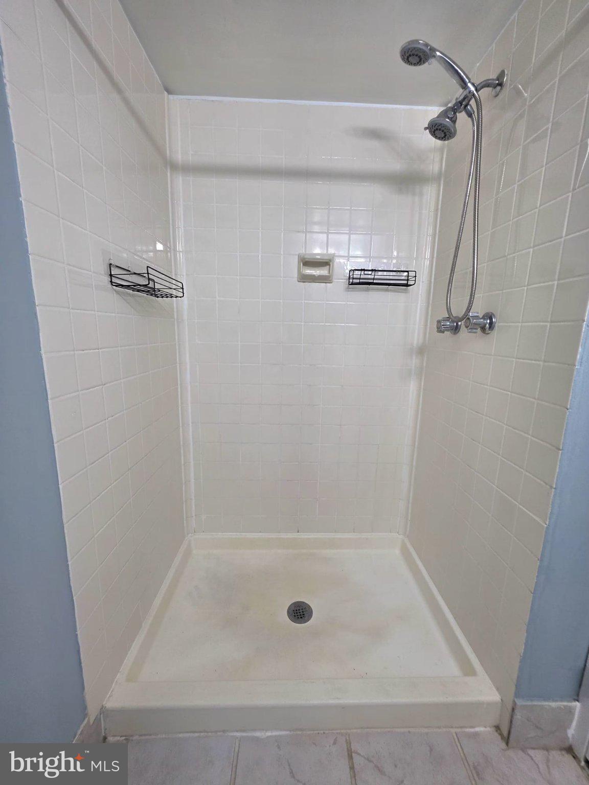 11641 Stoneview Square, Unit 12C Reston, VA 20191 - Photo 22 of 27 Master Bathroom